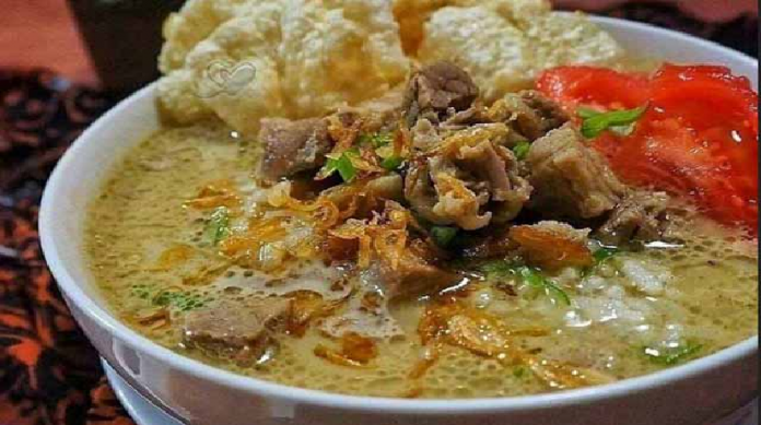 15 Makanan Hangat Khas Indonesia Yang Cocok Disantap Saat Hujan TOENTAS