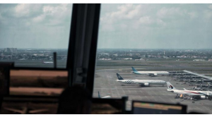 Foto Pesawat Terbang di Bandara