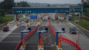 Jalan tol dibatasi mulai hari ini