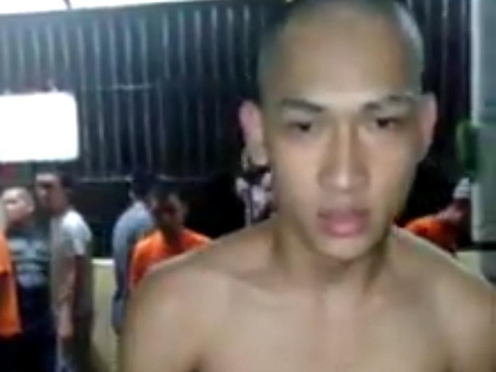 Ferdian Paleka saat di-bully tahanan Polrestabes Bandung.