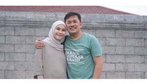 Zaskia Adya Mecca dan Hanung Bramantyo