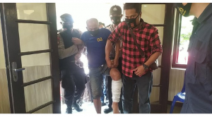 Pencuri motor ditembak polisi. Pencuri motor ditembak polisi.