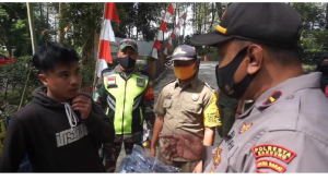 Warga diberi hukuman karen tak kenakan masker