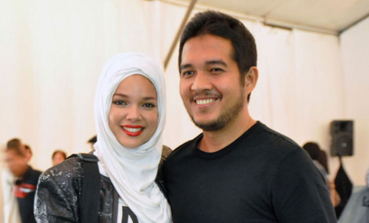 Bahas soal Nafkah Suami, Dewi Sandra Tuai Pro-Kontra