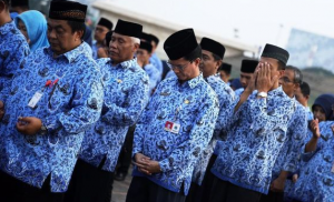 Pemerintah akan merampungkan PP aturan pencairan THR yang akan diteken oleh Presiden Jokowi. Setelah itu, Menkeu Sri Mulyani akan menerbitkan PMK.