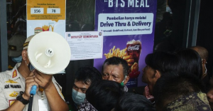 Kerumunan BTS meal McD