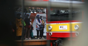 ilustrasi penumpang KRL