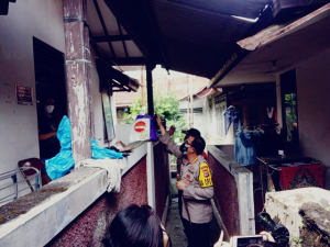 Kapolres Bogor Kota Kombes Susetyo Purnomo Condro saat melakukan vaksin di SDN Polisi 2 Bogor
