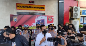 Polisi menangkap 8 orang terkait ajang tarung bebas di Makassar, Sulsel,