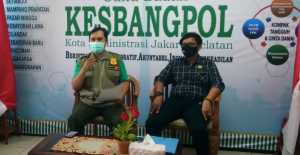Teks foto : Kesbangpol Jaksel Gelar Dialog Interaktif Virtual Pencegahan Tawuran di Jaksel Dengan Kasat Binmas Polres Metro Jaksel Kompol Adji Wibowo, Anggota DPRD Jakarta Yuke Yurike, ST, MM, Ketua PWI Koordinatoriat Jaksel Edi Kuswanto, dihadiri oleh sekitar 195 peserta dari berbagai instansi.
