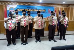 Dalam rangka memperingati hari Pramuka ke 60 tahun , Asisten Administrasi dan kesejahteraan Rakyat Pemerintah Kota Administrasi Jakarta Selatan Sayid Ali, mengikuti upacara melalui daring di ruangan Rapat Wali Kota Administrasi jakarta Selatan, baru-baru lalu.