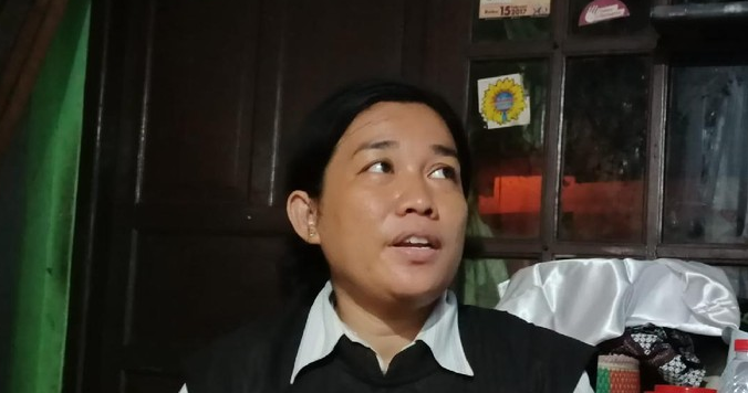 Ibunda dari salah satu korban, Aditya Putra (20), mengenang kepergian anaknya yang tewas Ibunda dari salah satu korban, Aditya Putra (20), mengenang kepergian anaknya yang tewas