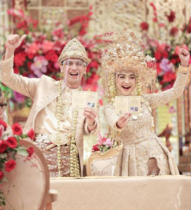 Ria Ricis menikah dengan Teuku Ryan Ria Ricis menikah dengan Teuku Ryan