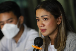 foto Nirina Zubir (kanan)