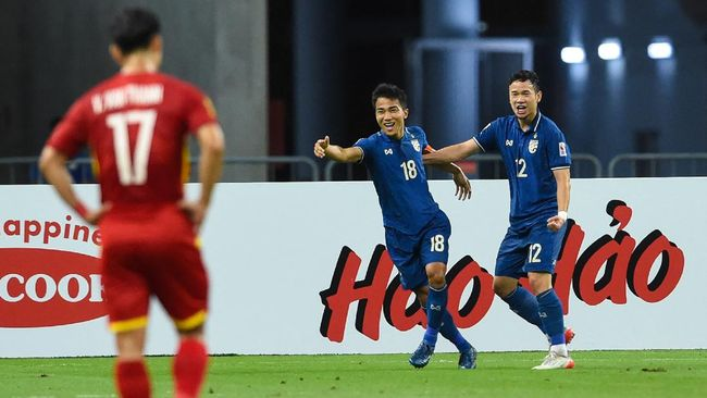 Thailand menjadi kesebelasan pertama yang membobol gawang Vietnam di Piala AFF 2020.