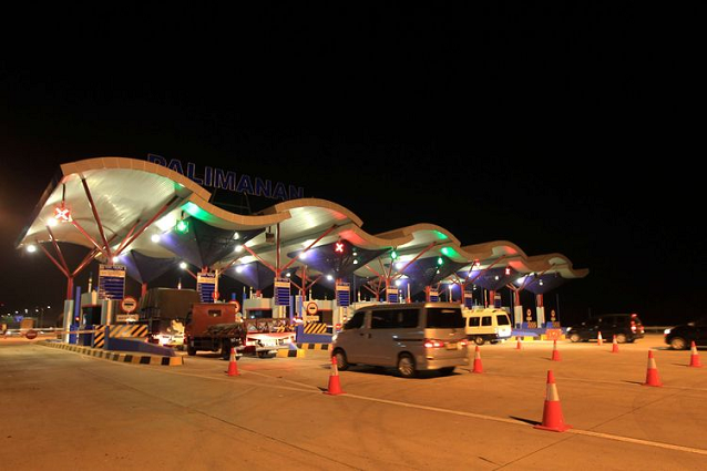 Gerbang Tol Palimanan, Cirebon, Jawa Barat, Rabu (17/6/2015). Tol Cikopo-Palimanan yang merupakan ruas jalan tol yang akan dipadati pemudik di musim lebaran 2022.