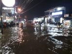 Banjir di Mampang Pancoran Mas Depok Bikin Macet Total