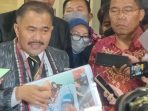 Kuasa Hukum Keluarga Brigadir J Kamaruddin Simanjuntak Menunjukan Foto Almarhum Brigadir J