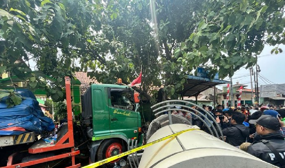 Kecelakaan truk trailer di Jl Sultan Agung, Bekasi, mengakibatkan 10 orang tewas.
