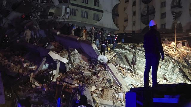Sejumlah Bangunan di Turki Pasca Diguncang Gempa Magnitudo 7,4