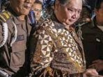 Menteri Koordinator (Menko) Perekonomian Airlangga Hartarto usai menjalani pemeriksaan di Kejaksaan Agung, Jakarta, Senin 24 Juli 2023. sebagai saksi terkait dugaan korupsi pemberian fasilitas ekspor minyak sawit mentah (crude palm oil/CPO) atau bahan baku minyak goreng