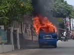 Angkot Terbakar di Jalan Parung Bogor