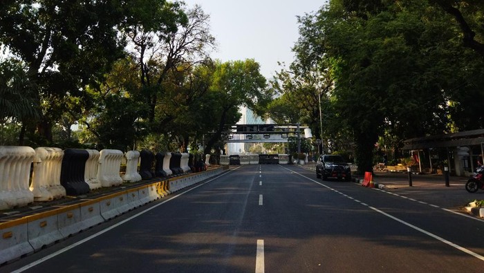 Jl Medan Merdeka Barat ditutup