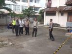 Polisi saat melakukan olah TKP di lokasi mahasiswi UMY di Kasihan Bantul