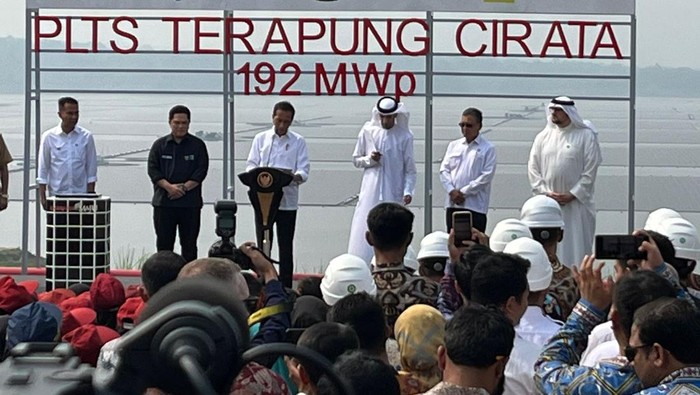 Jokowi resmikan PLTS Terapung Cirata MWp