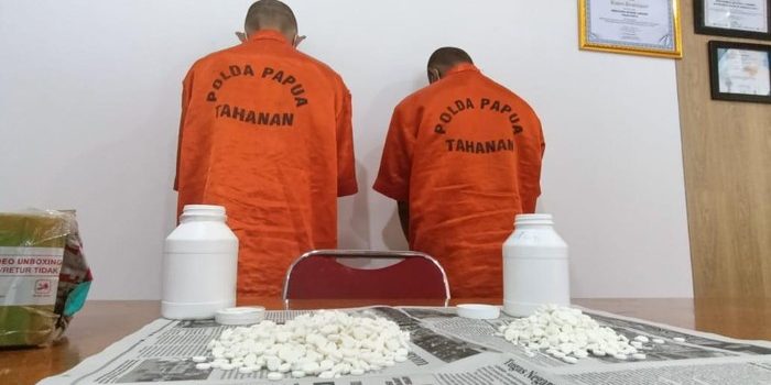 2 pria kantongi obat terlarang di Jayapura diamankan