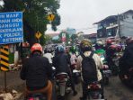 Kemacetan di Jalan TB Simatupang arah Tanjung Barat pada Rabu (13 Maret 2024)