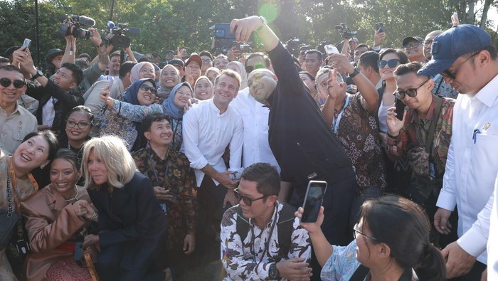 Prabowo dan Macron foto bareng Didit