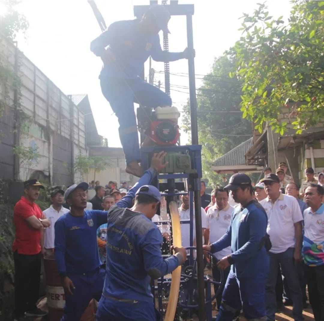 Walikota Jaksel M.Anwar Pimpin Kerja Bakti di Kel. Cilandak Timur