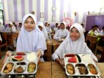 ilustrasi makan bergizi gratis
