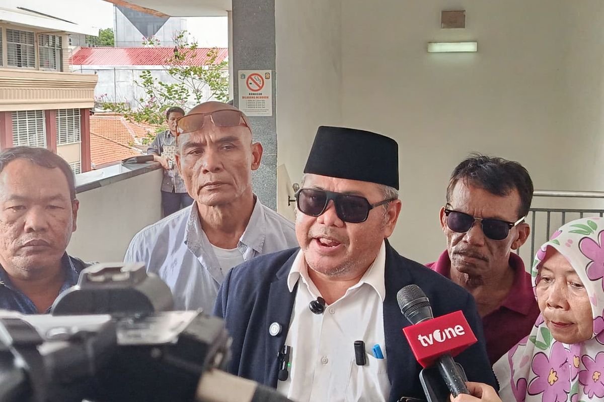 Penggugat Wapres Gibran Rakabuming Raka Subhan usai sidang di Pengadilan Negeri Jakarta Pusat senin 27 Oktober 2025 Penggugat Wapres Gibran Rakabuming Raka Subhan usai sidang di Pengadilan Negeri Jakarta Pusat senin 27 Oktober 2025