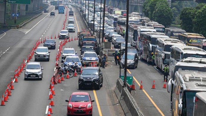Lalu lintas tol Jakarta-Cikampek