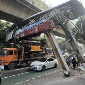 JPO Tendean yang sempat roboh